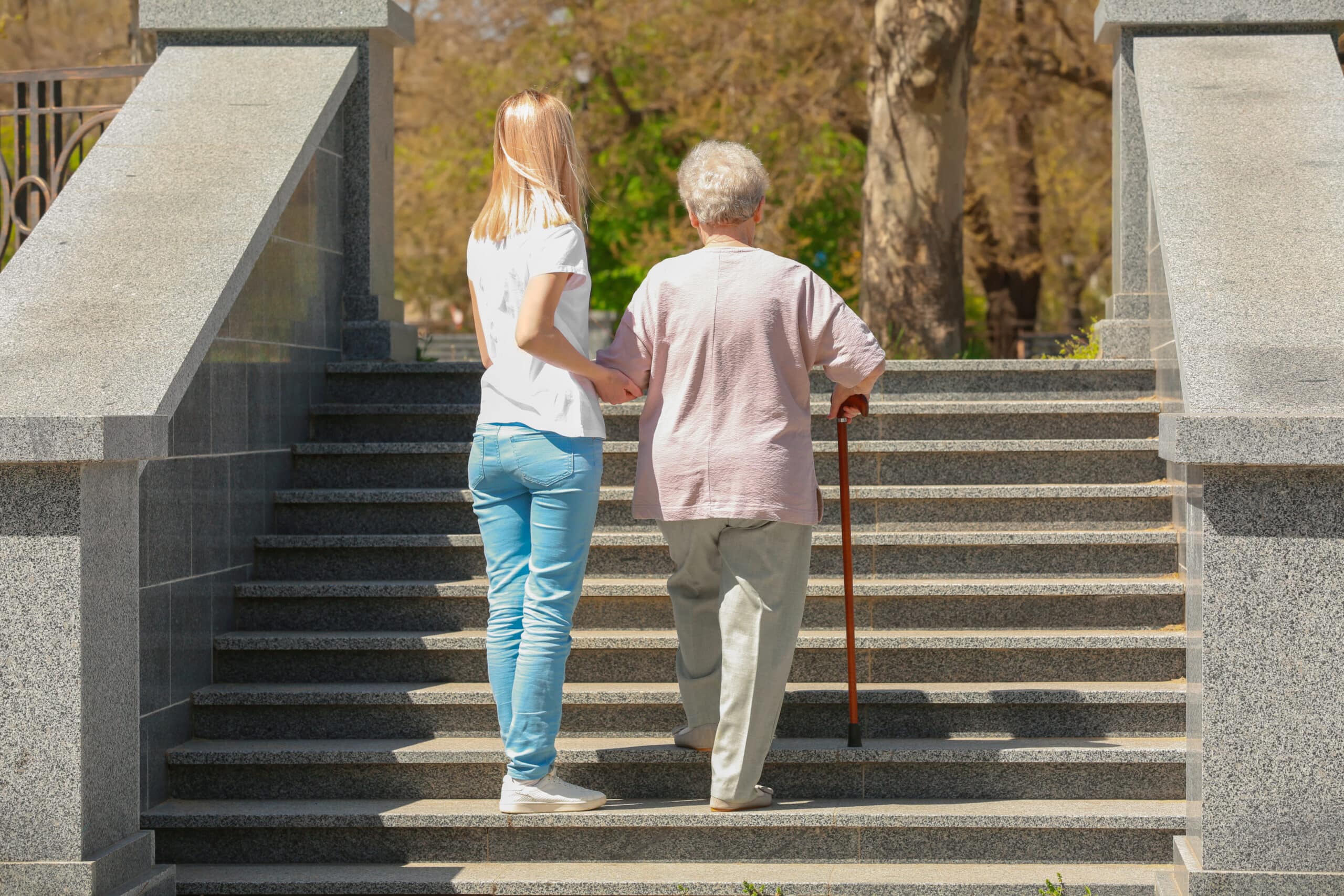 Fit in den Frühling: Auch im Alter körperlich &amp; geistig bleiben